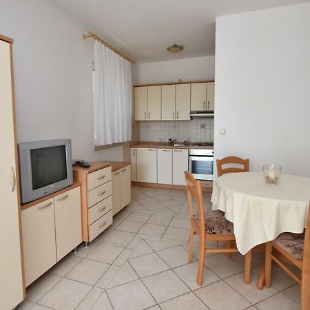 Milka Appartements Stara Novalja Exterior photo