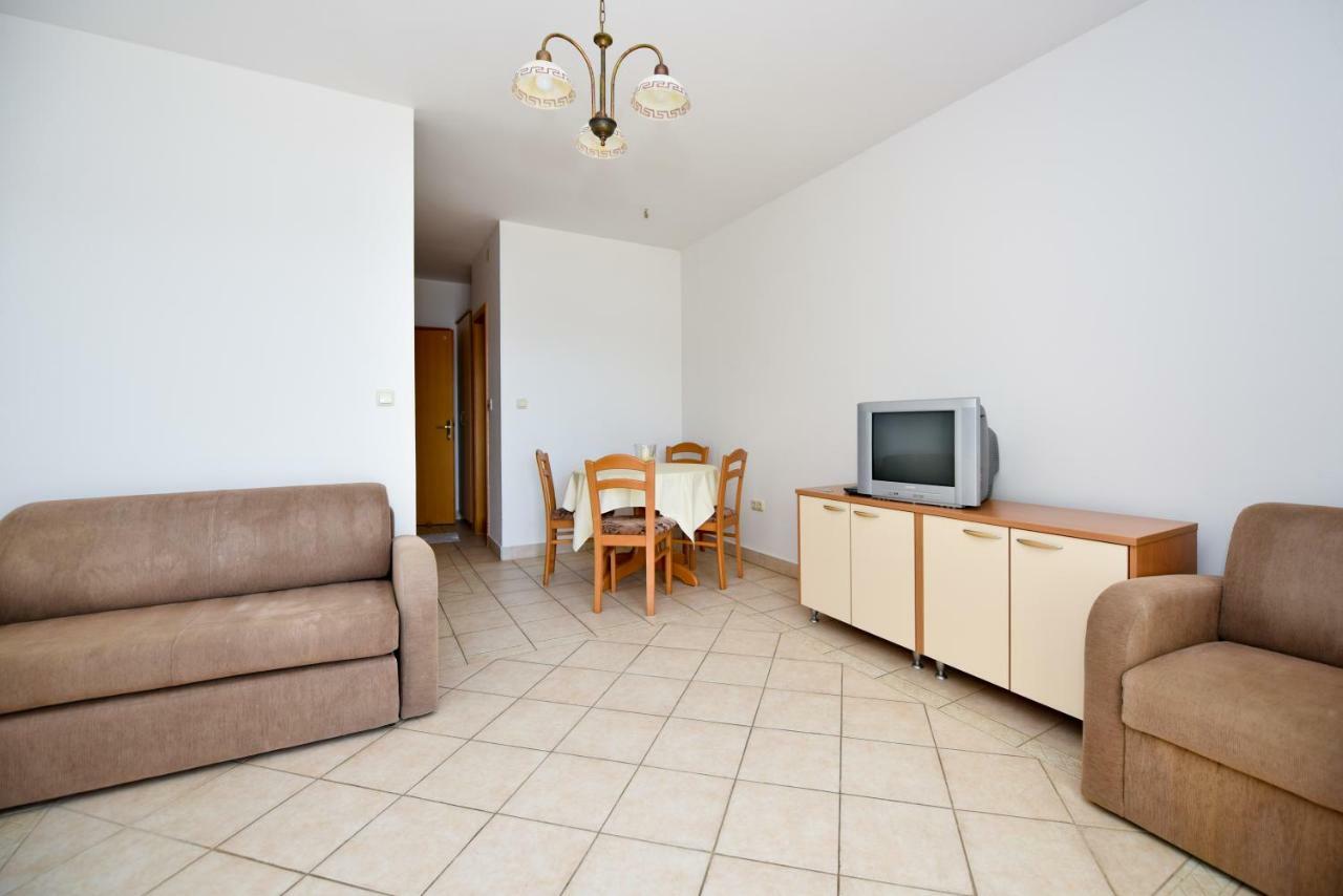 Milka Appartements Stara Novalja Exterior photo
