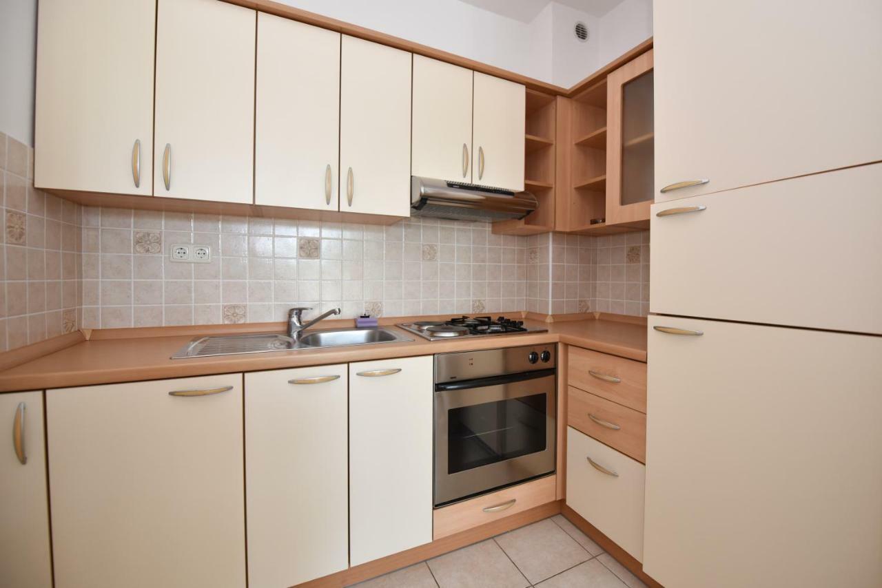 Milka Appartements Stara Novalja Exterior photo